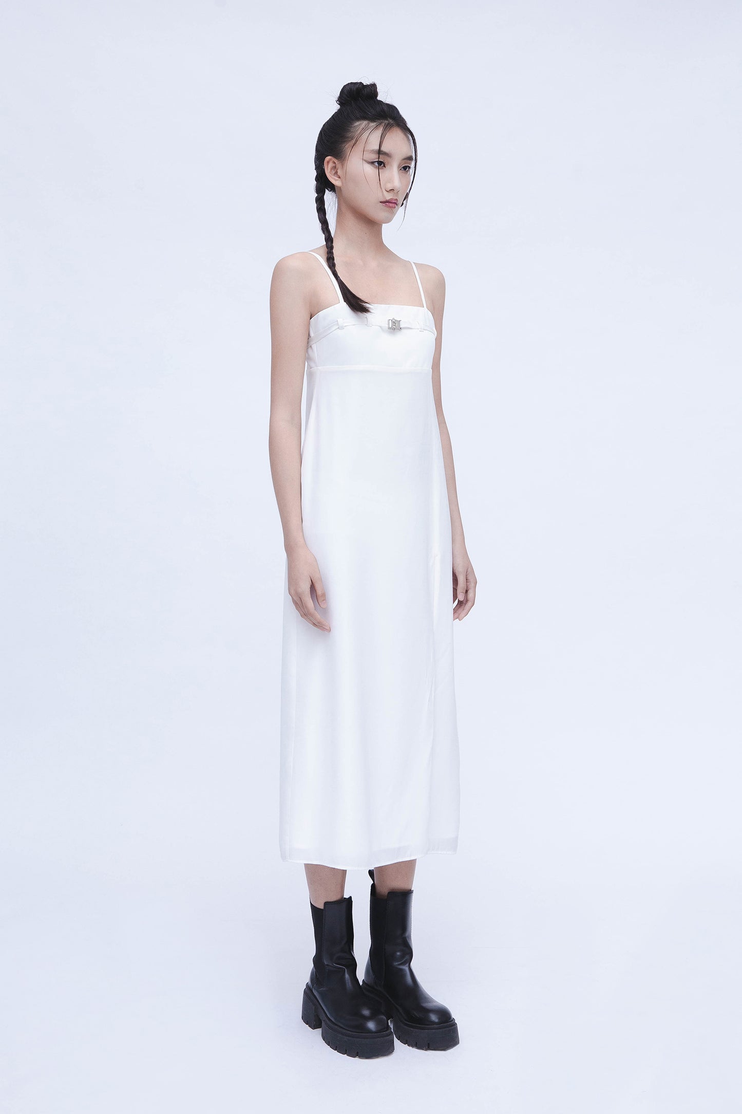 BUCKLE SLIP DRESS (WHITE)