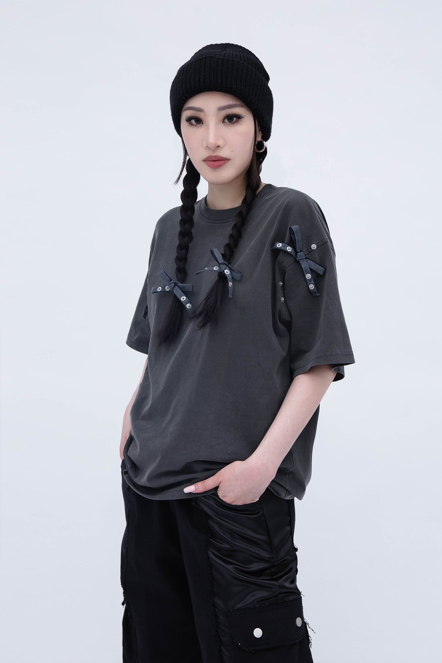 LITTLE RIBBON T-SHIRT (DARK GREY)