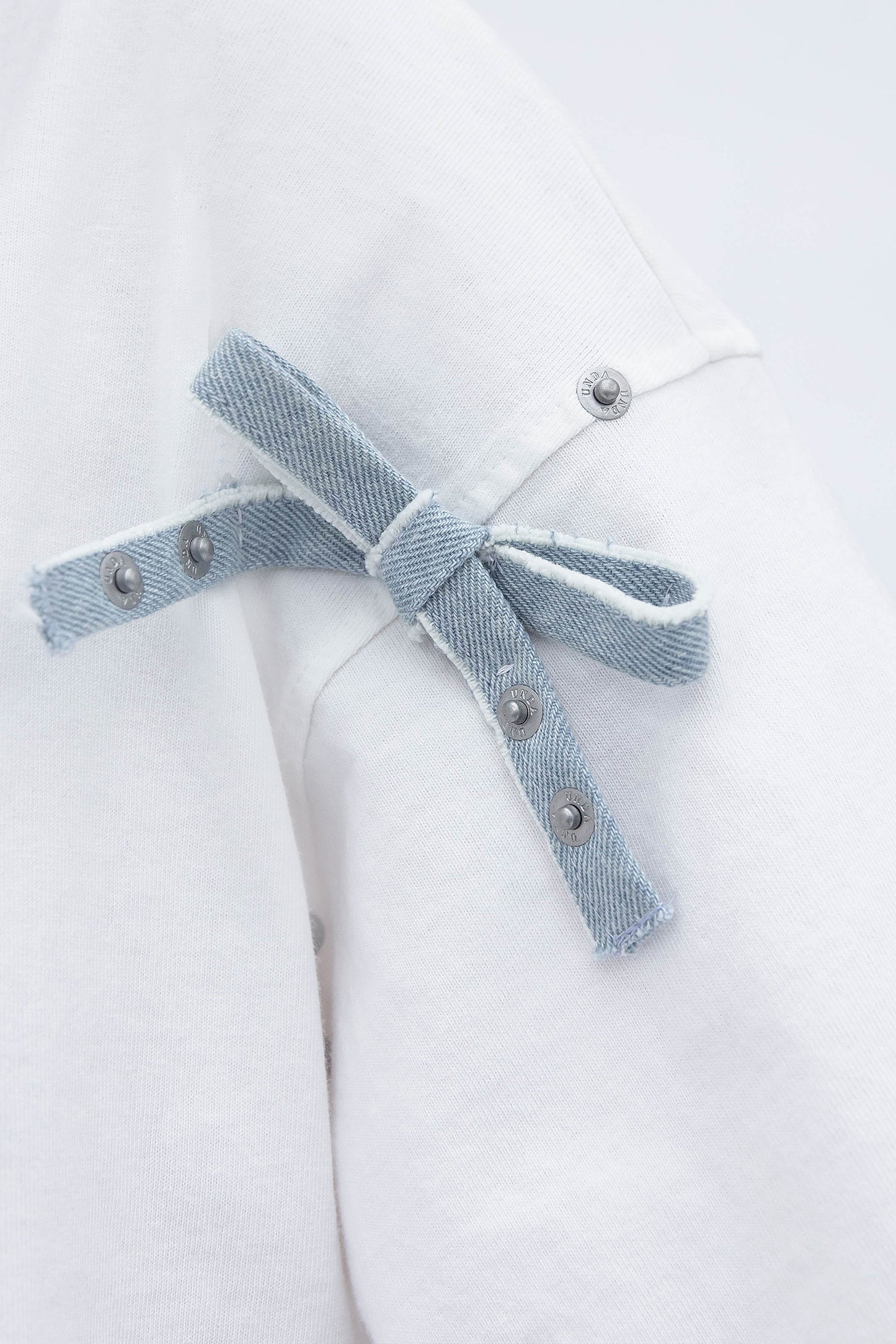 LITTLE RIBBON T-SHIRT (WHITE)
