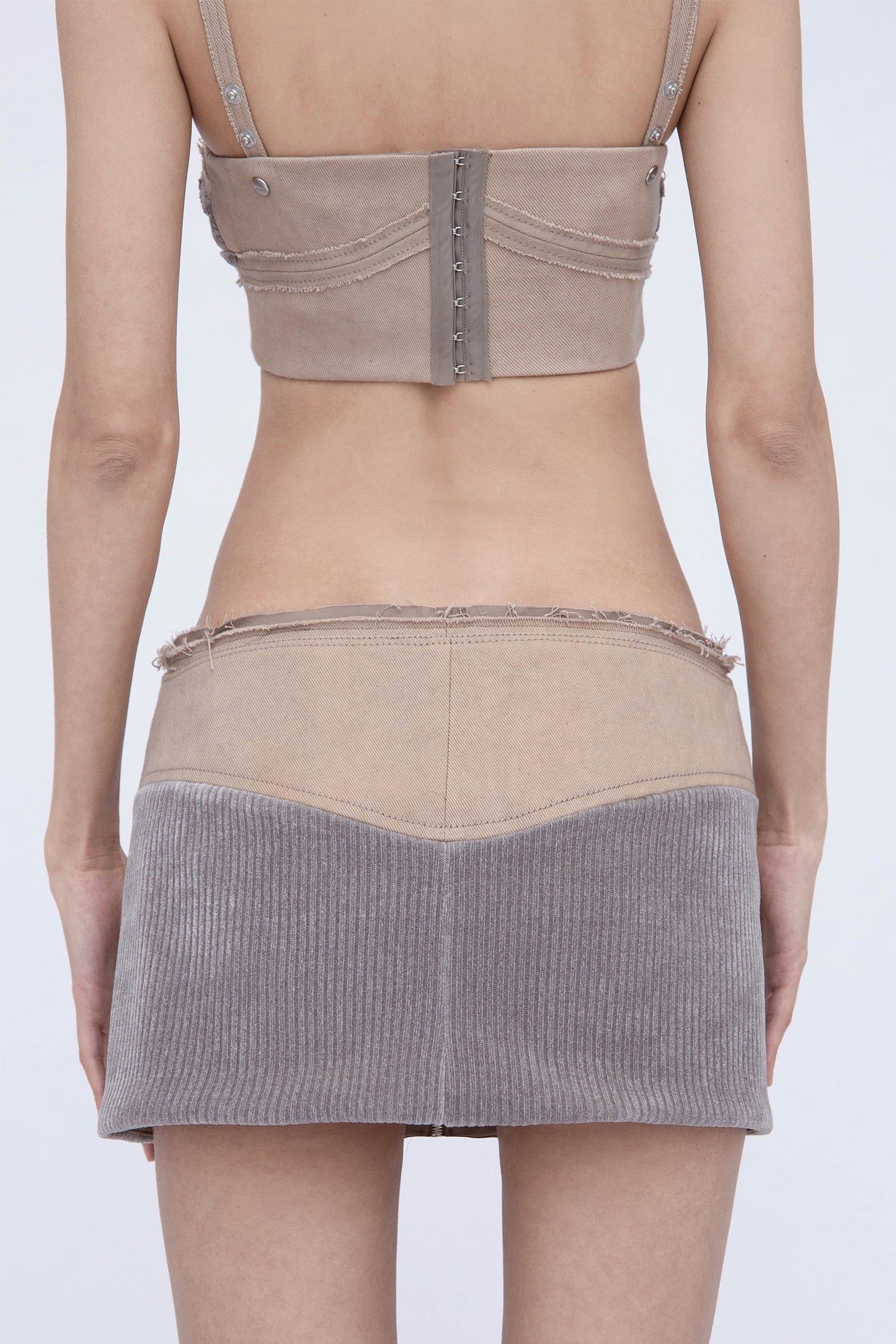 CARGO MINI SKIRT (TAUPE)