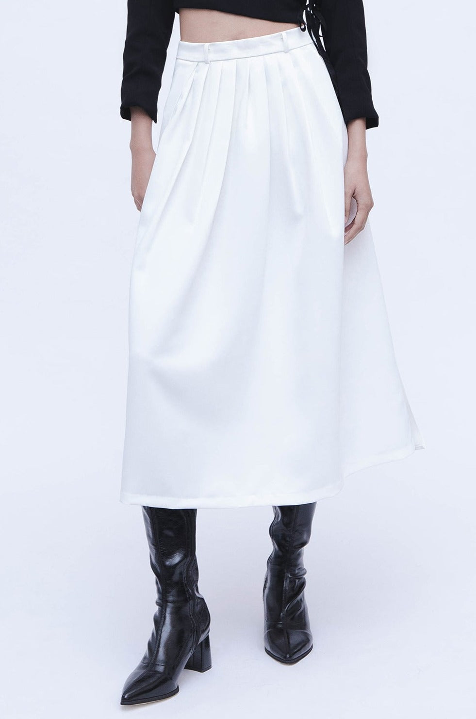 SEMI PLEATED SKIRT (WHITE)