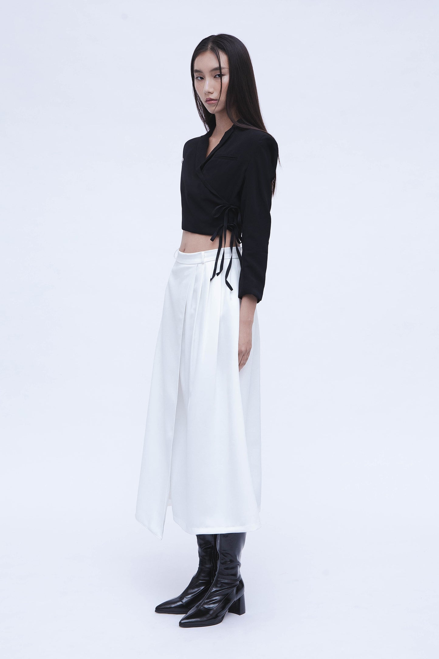 SEMI PLEATED SKIRT (WHITE)