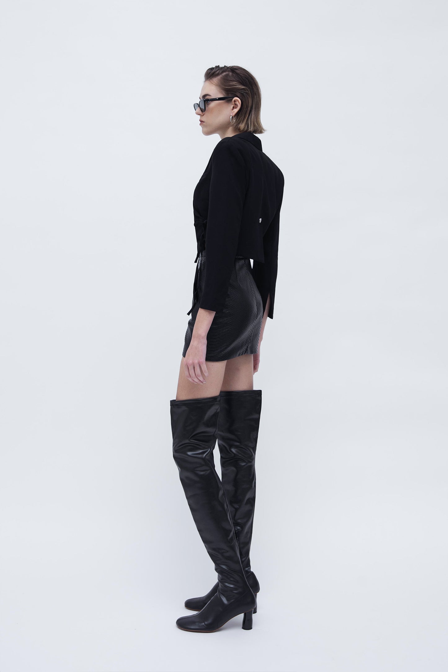 NALA CROP BLAZER (BLACK)