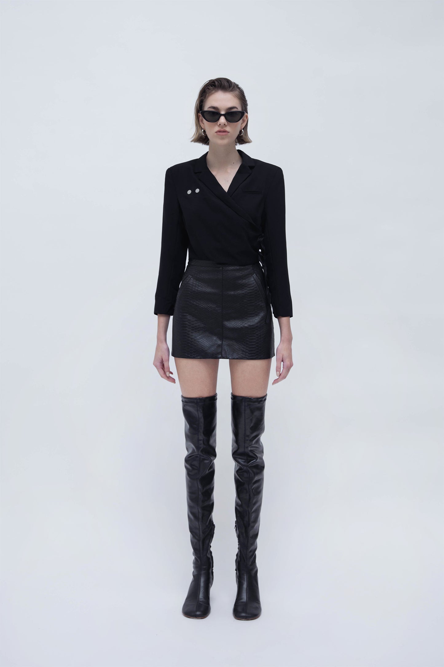 NALA CROP BLAZER (BLACK)