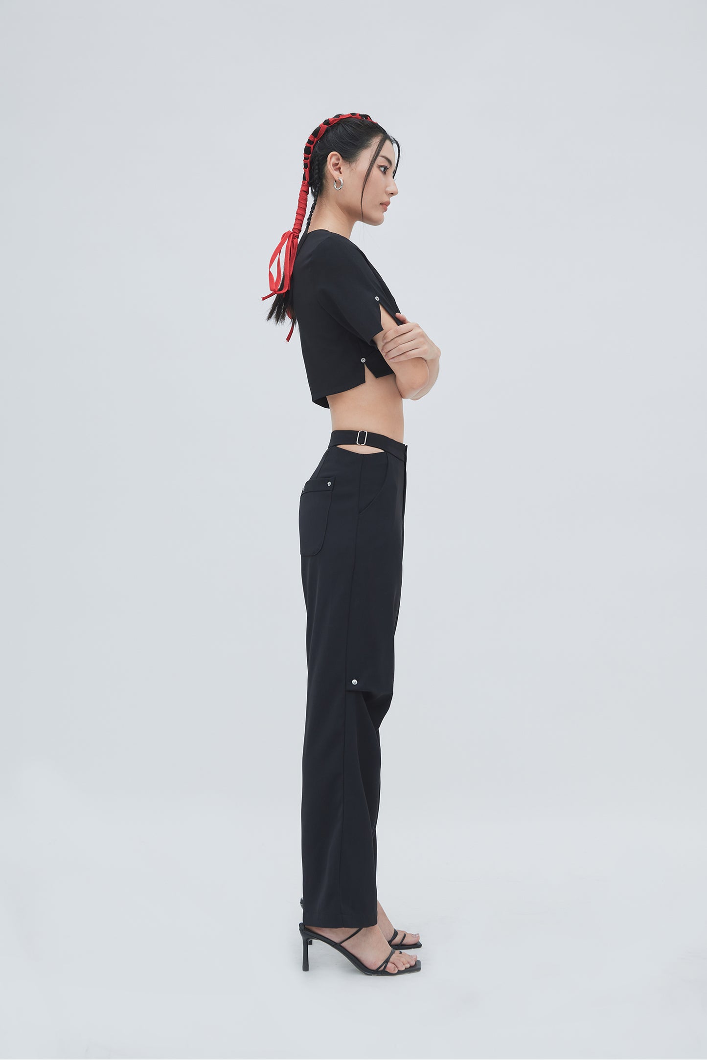 CUT OUT PANTS (BLACK)