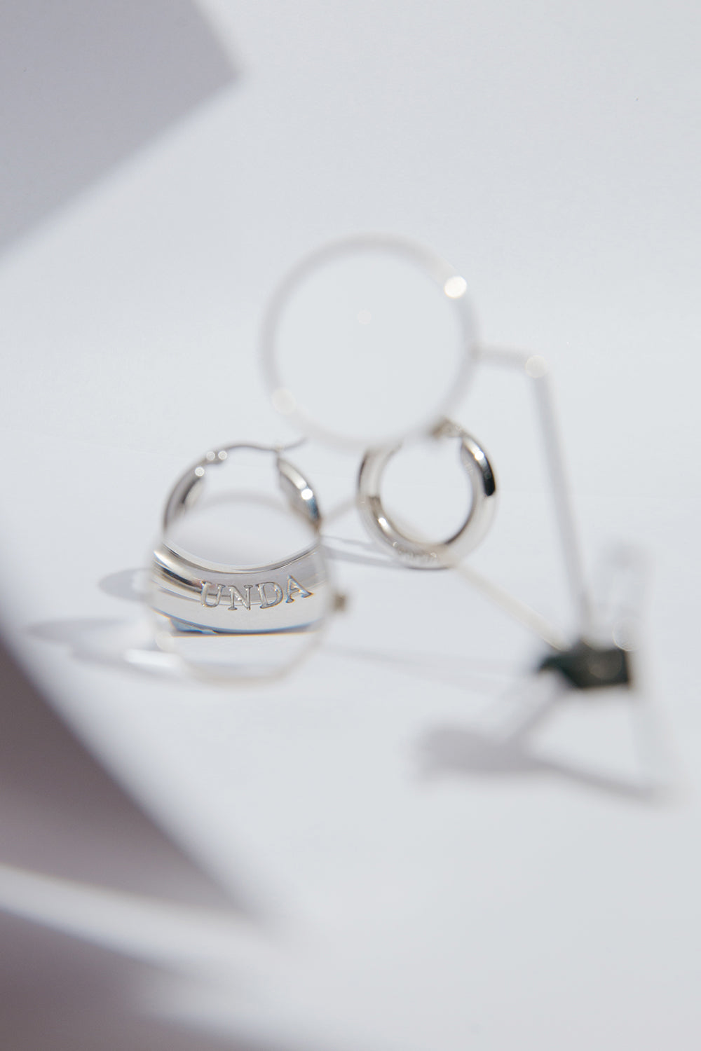 UNDA HOOP EARRINGS (SILVER)
