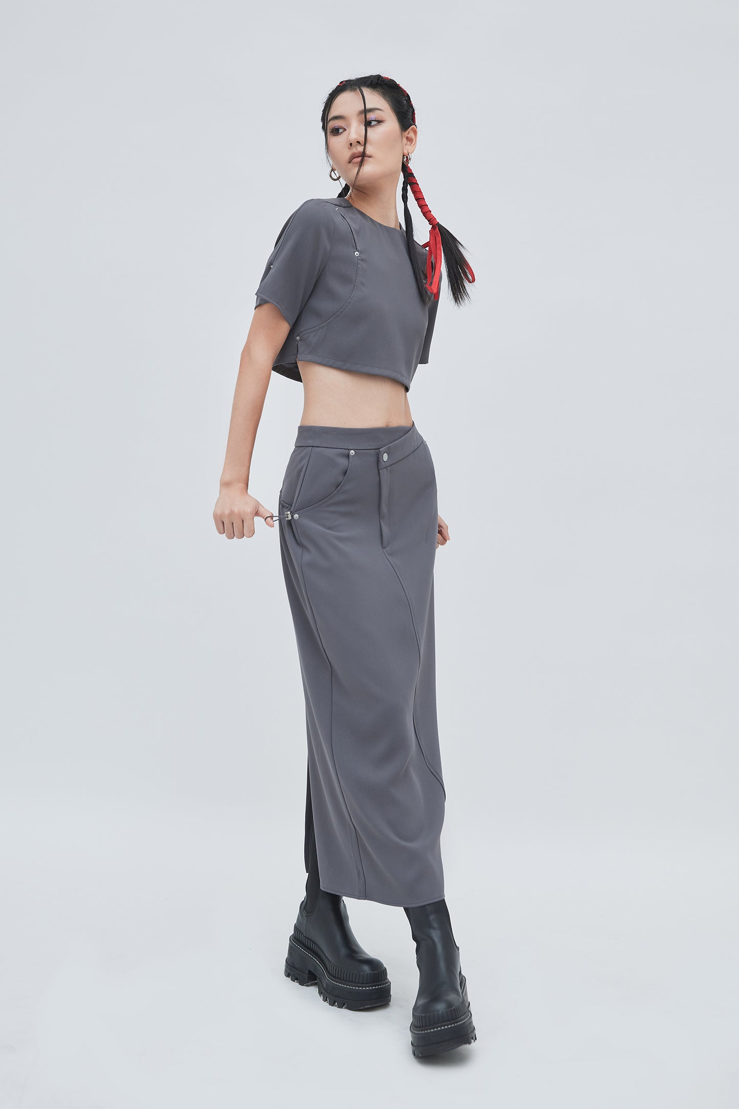 RIVET CROP TOP (GREY)
