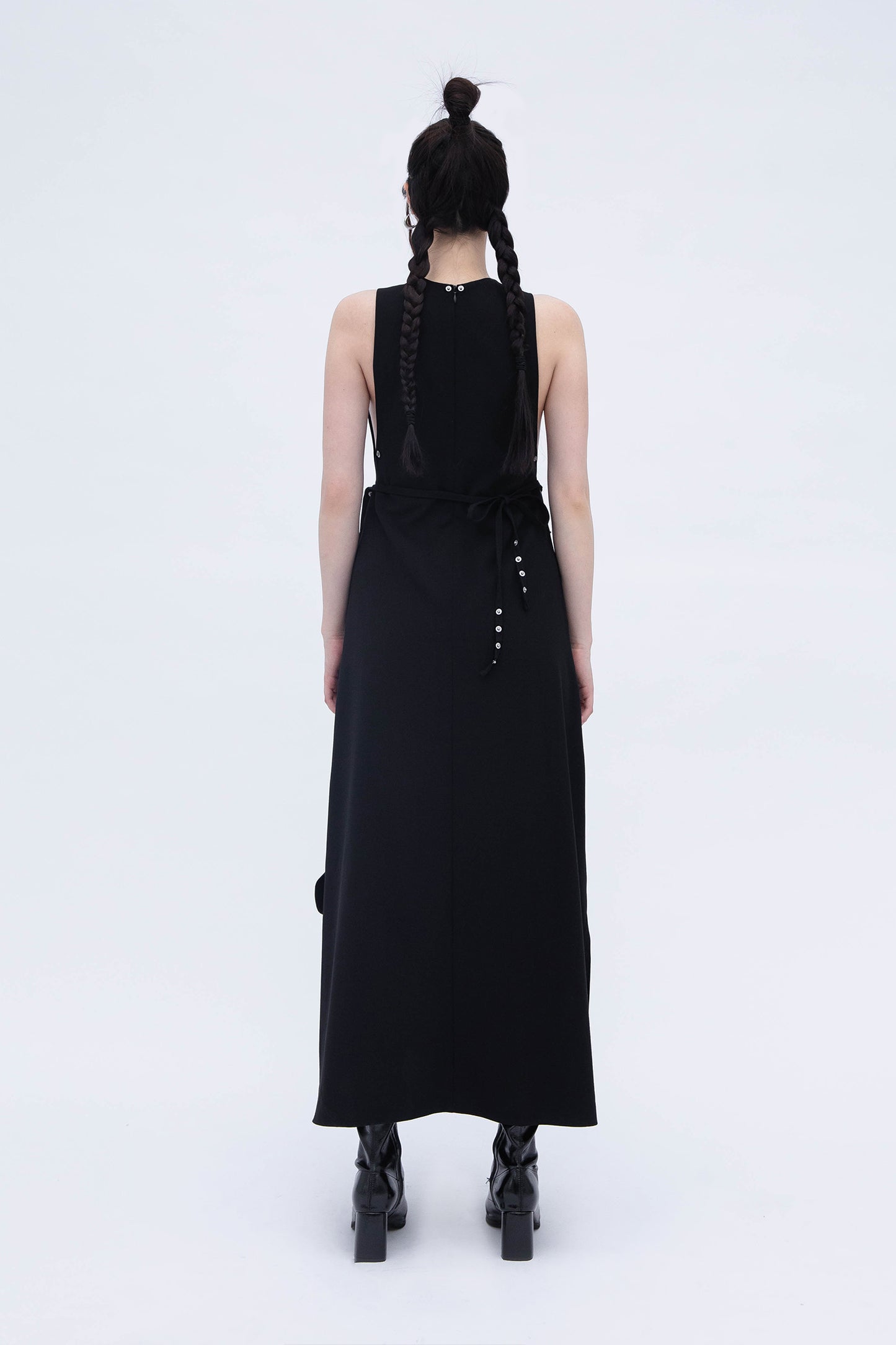 ASYMMETRIC RIVET MAXI (BLACK)