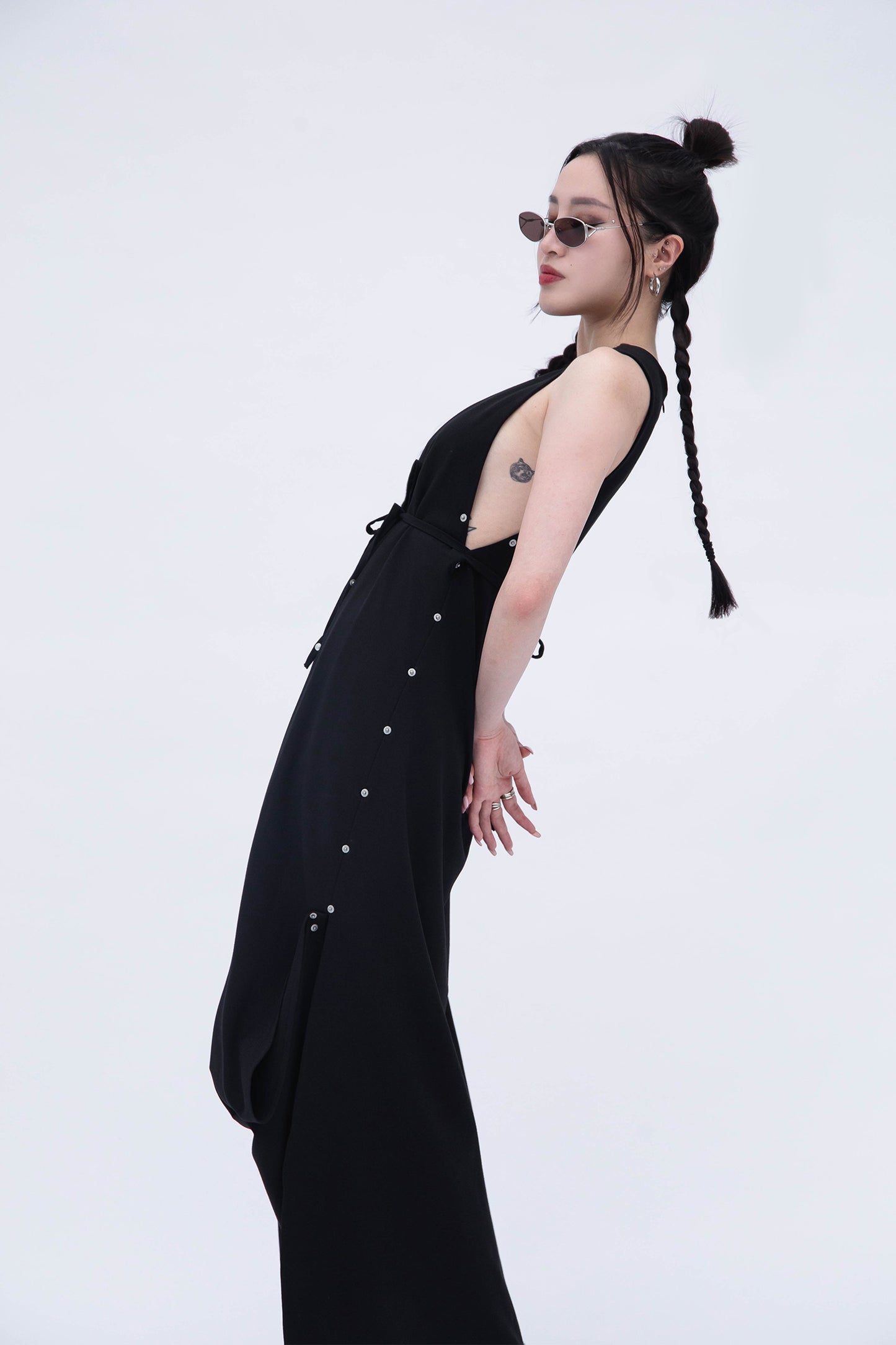 ASYMMETRIC RIVET MAXI (BLACK)