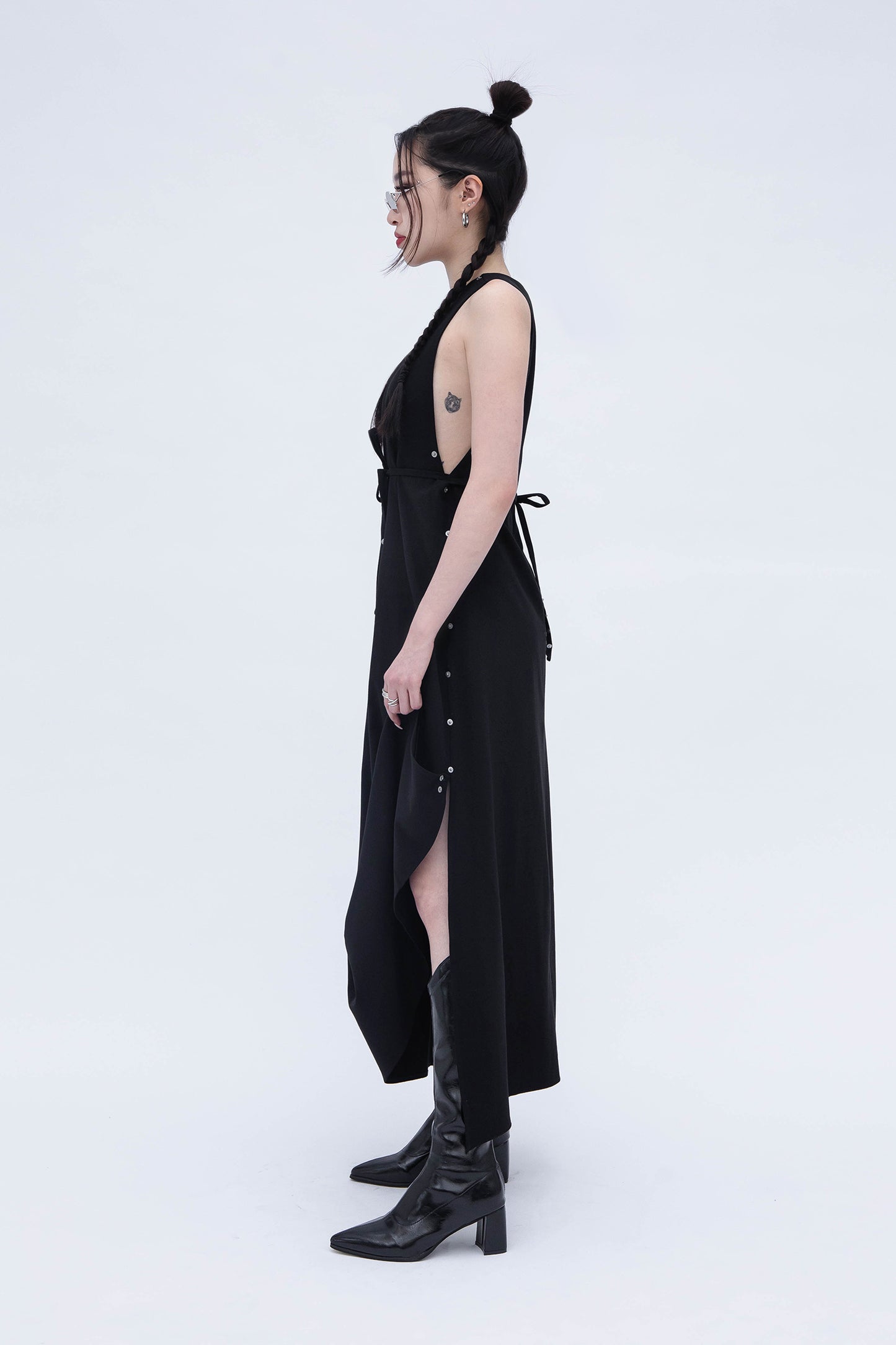 ASYMMETRIC RIVET MAXI (BLACK)