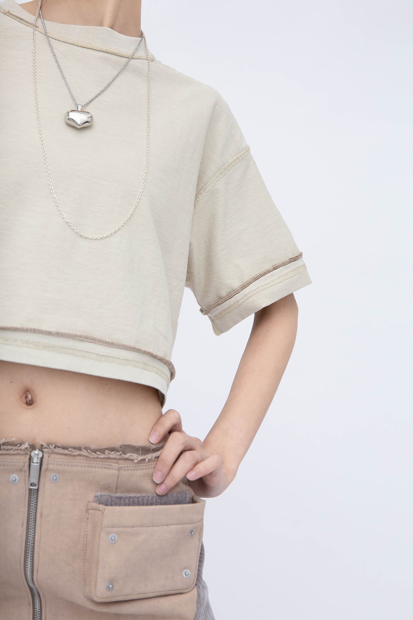 REVERSIBLE CROP T-SHIRT (SAND)