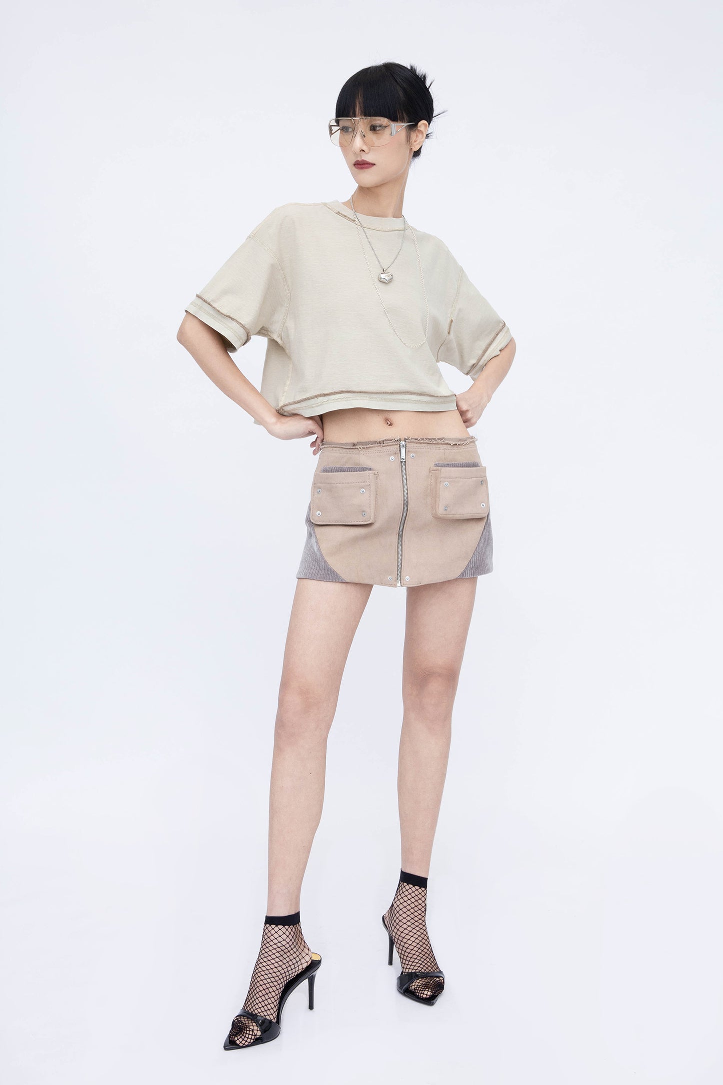 REVERSIBLE CROP T-SHIRT (SAND)