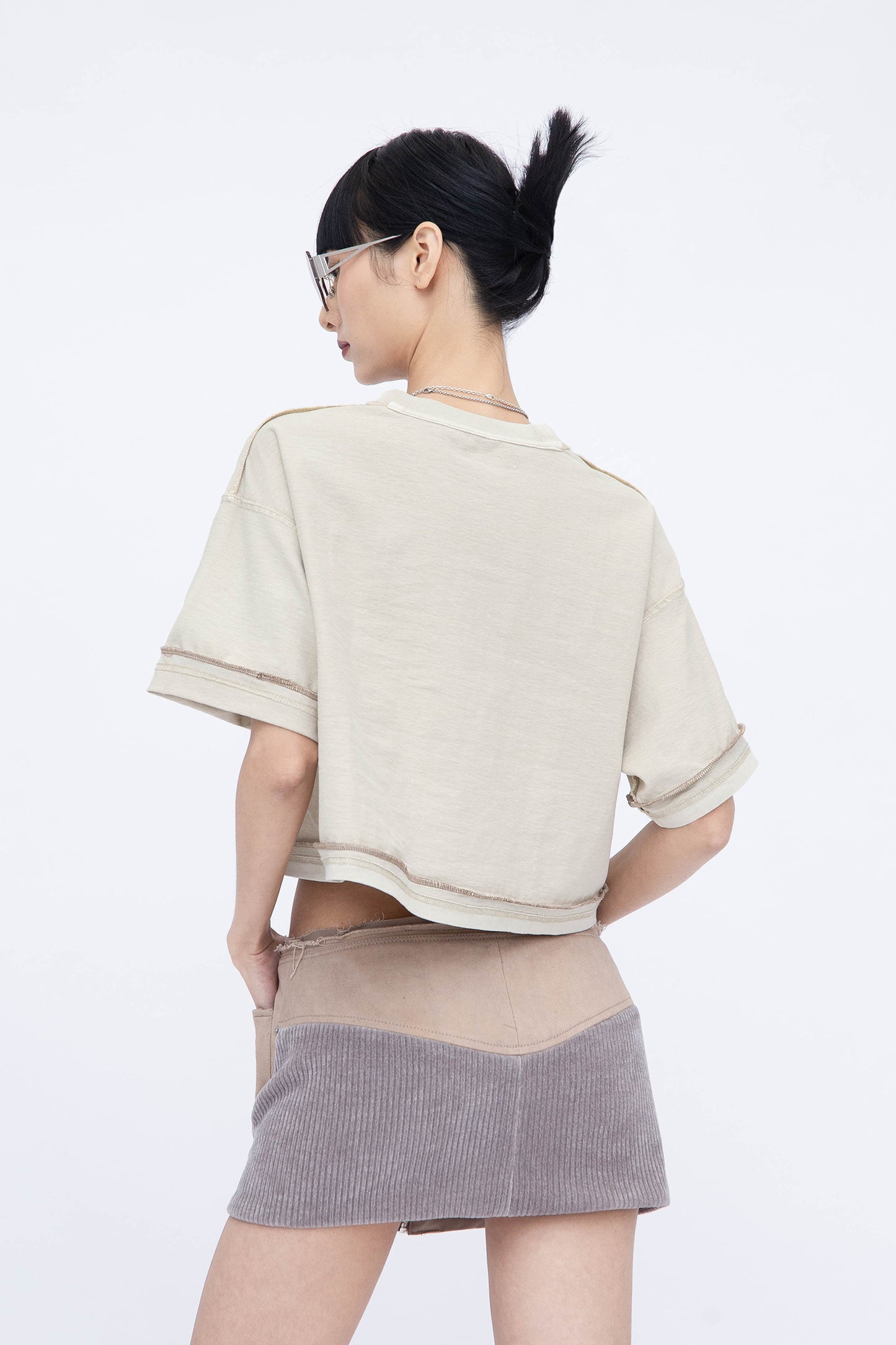 REVERSIBLE CROP T-SHIRT (SAND)