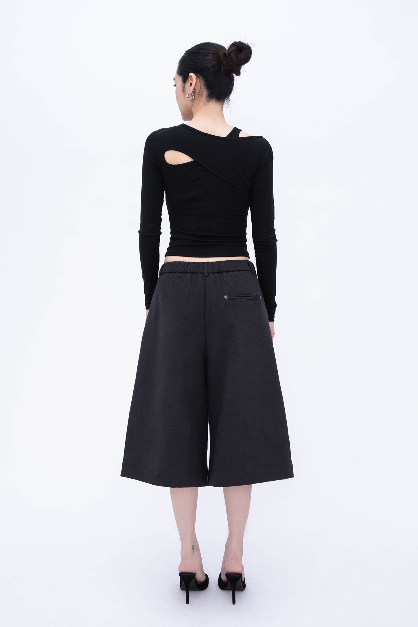 WOOLY JORTS (DARK GREY)