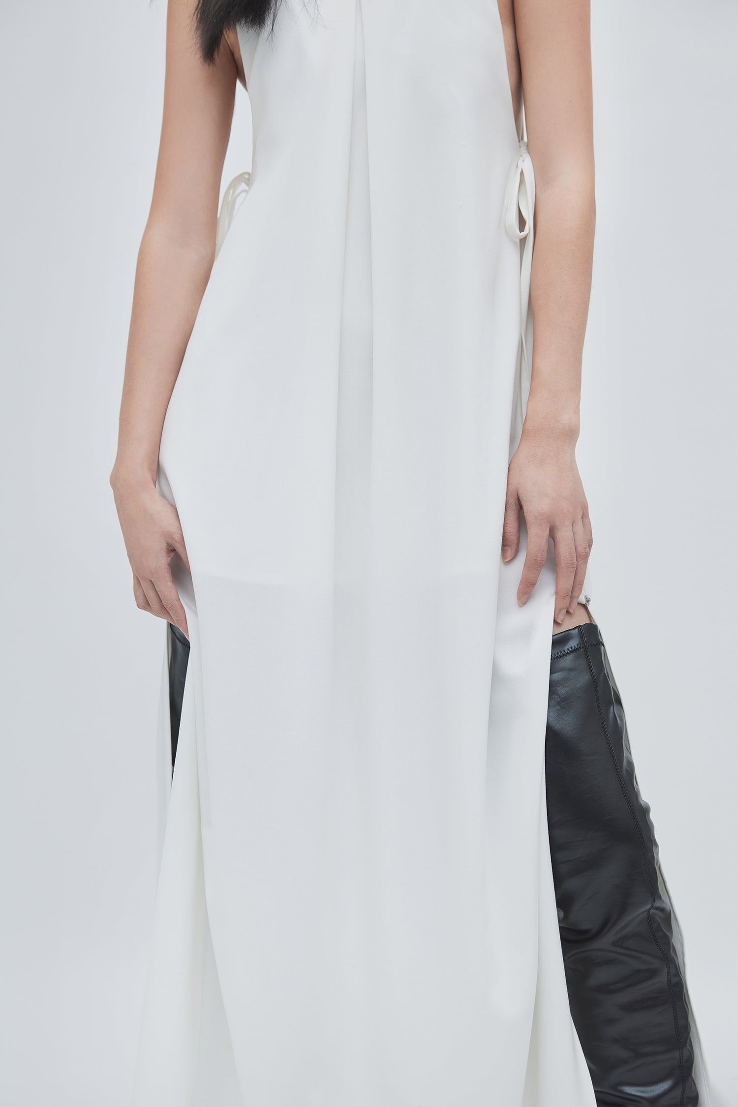 A-LINE MAXI (WHITE) storeunda A-LINE MAXI (WHITE) storeunda