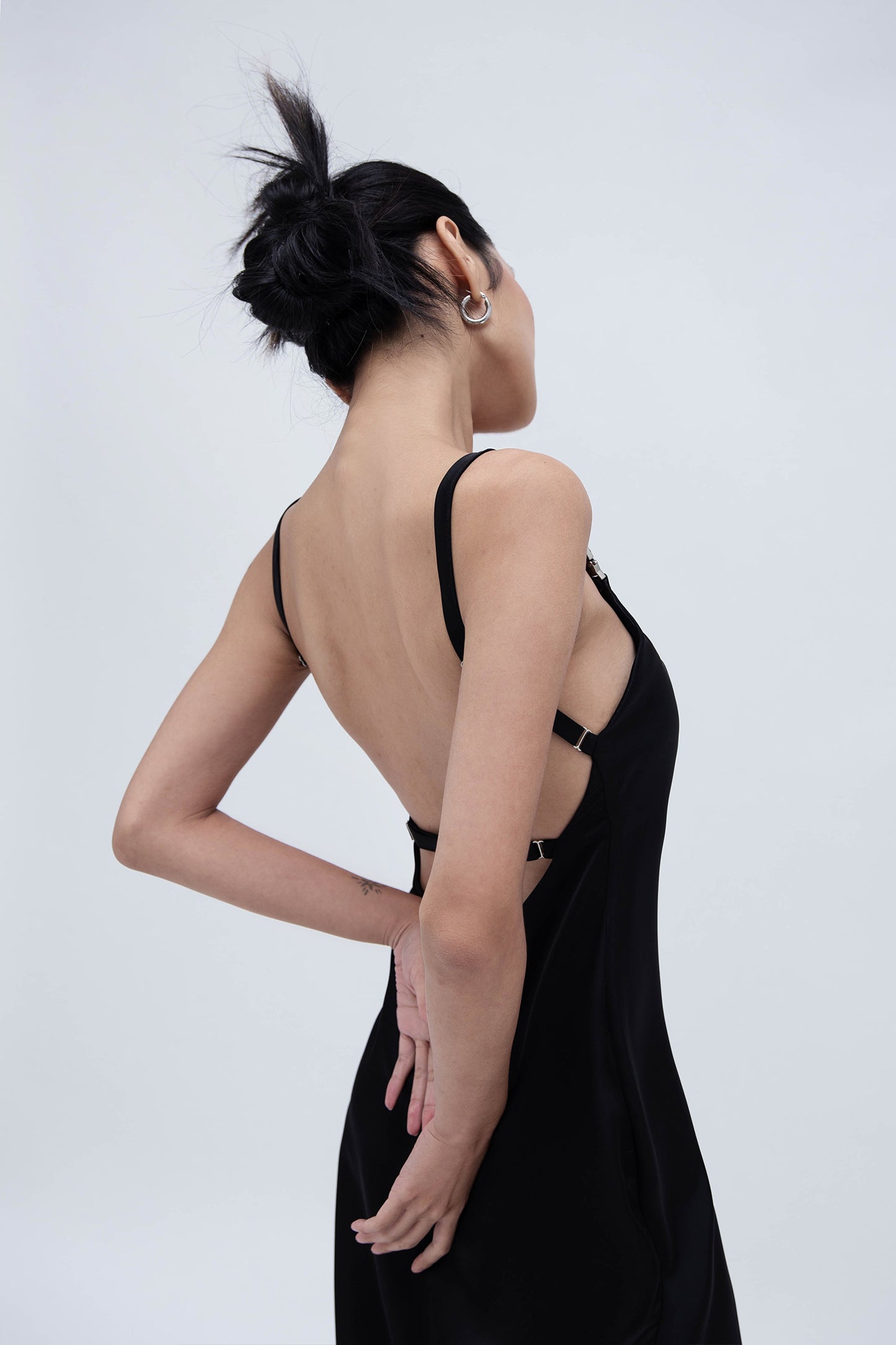 BAREBACK DRESS (BLACK)